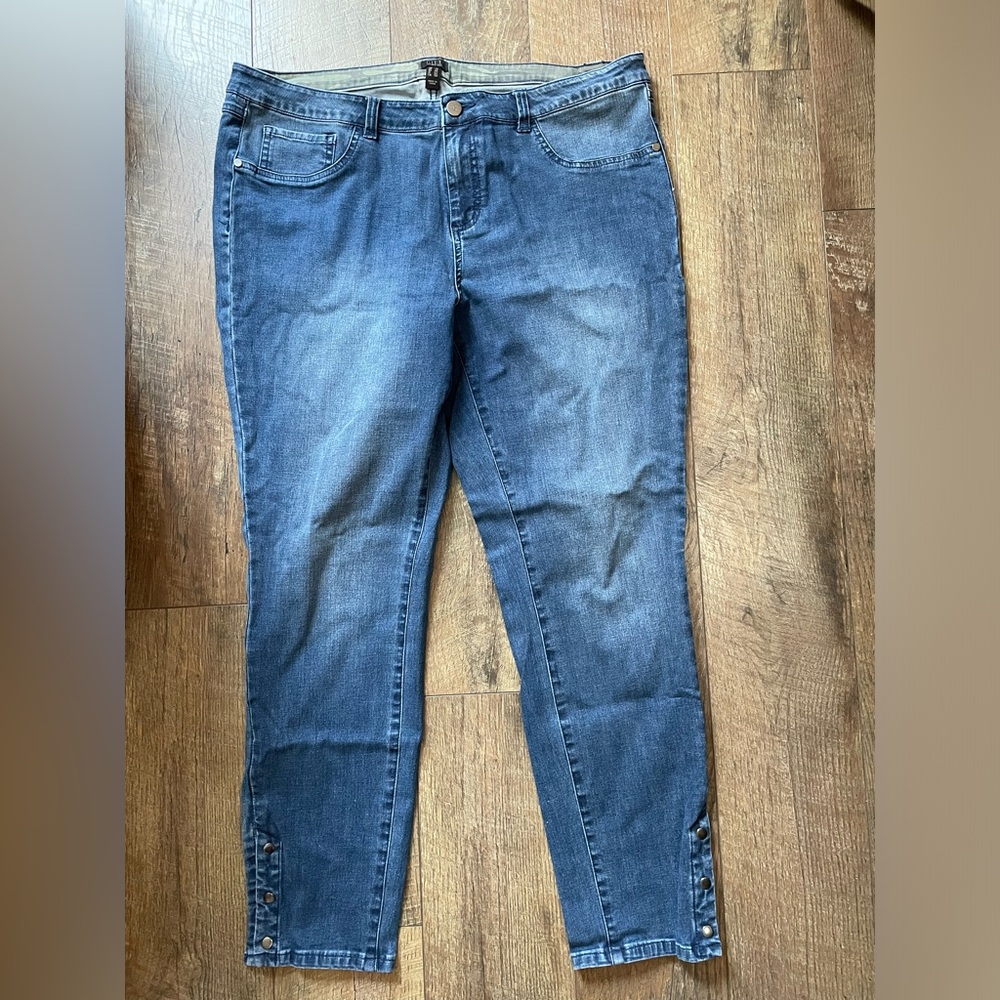 G.I.L.I. Got It Love It Jeans Women's Size 16 Blue With Camouflage Accents
